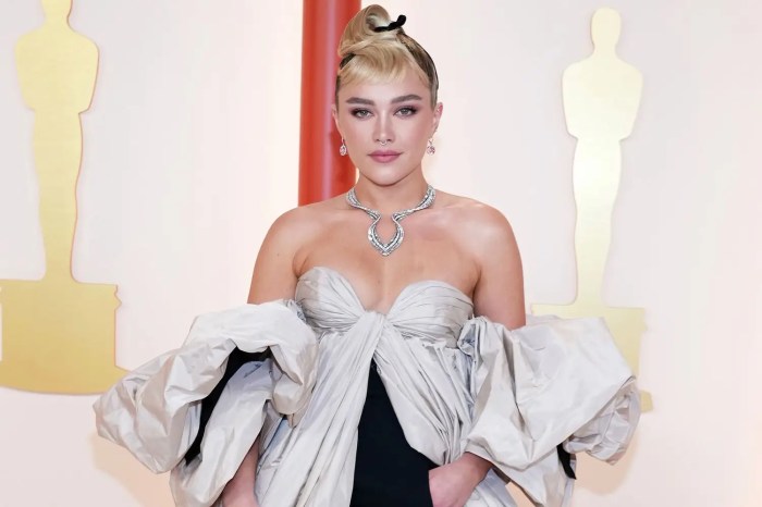 Florence pugh reveals how her acting pet peeve led to her dream day filming hawkeye with hailee steinfeld