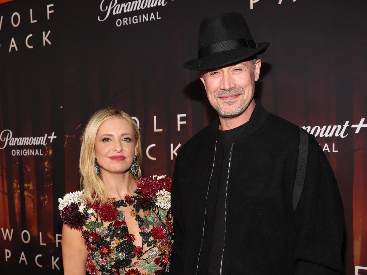 Sarah michelle gellars husband freddie prinze jr gets real about the bs his wife dealt with while filming buffy