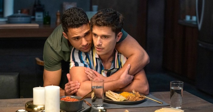 '9-1-1: Lone Star' actors preview the journey 'Tarlos' must take to the ... 9 1 1 lone stars boss and tarlos actors reveal how that shocking twist has always been bubbling below the surface