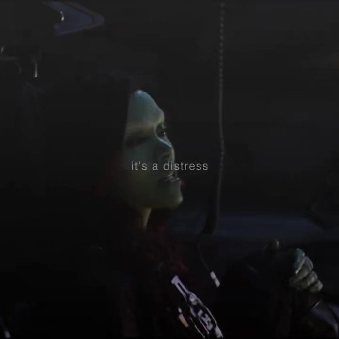 Zoe saldana admits jim challenged me when discussing neytiris difficult journey through avatar the way of water