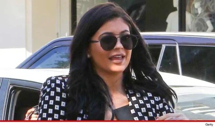 Kim kardashian seemingly took the high road after kylie jenner refused to shout out skims