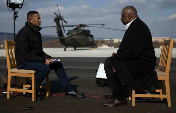 Don lemons cnn return has been confirmed but the fallout over his sexist comments continues