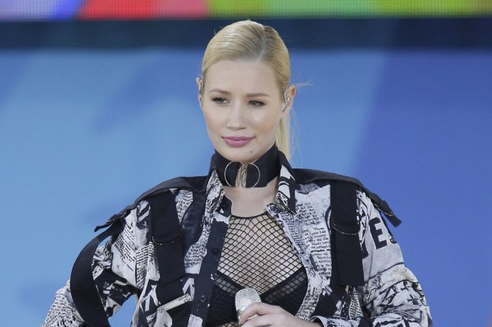 Azalea iggy spears nda britney Iggy azalea gets real about britney spears being limited under her conservatorship when they collaborated but says they keep in touch