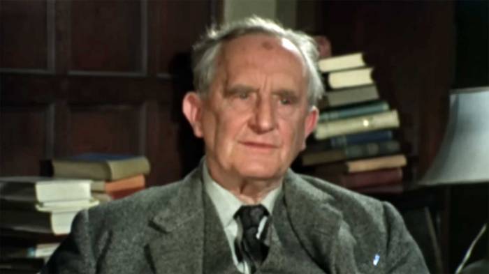 Wonderland: From JM Barrie to JRR Tolkien | Sky.com James cameron compares himself to both peter jackson and lord of the rings author jrr tolkien to explain the scope of creating avatar