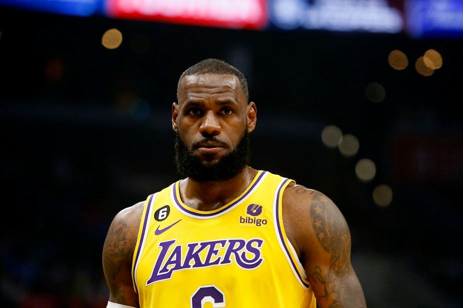 After lebron james broke his scoring record kareem abdul jabbar dropped thoughts on why hed couldve played longer in todays nba
