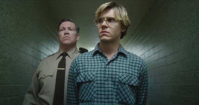 A mother of a jeffrey dahmer victim explains why she is angry about evan peters winning an award for playing the serial killer