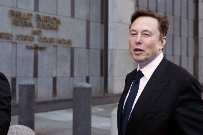 Justin Roiland Accused of Sexual Assault, Using 'Rick and Morty' Fame ... Justin roilands lawyer speaks out on charges and elon musk weighs in on rick and morty firing following domestic violence charges
