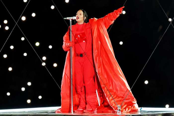 Along with rihanna the lineup of singers performing at the super bowl just got even better