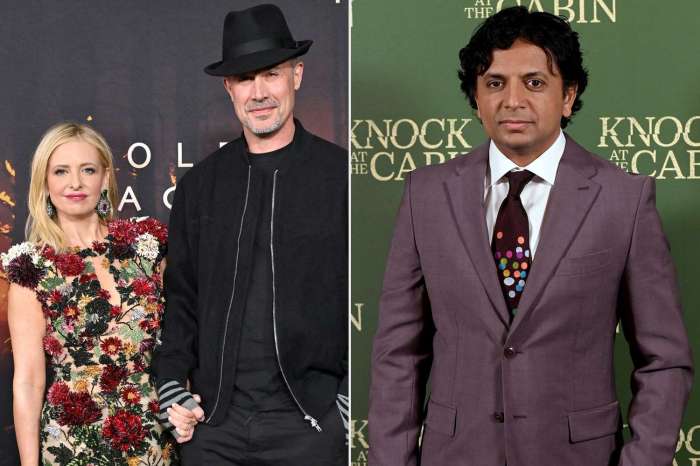 M night shyamalan responded after sarah michelle gellar admits she spoiled the sixth sense for freddie prinze jr