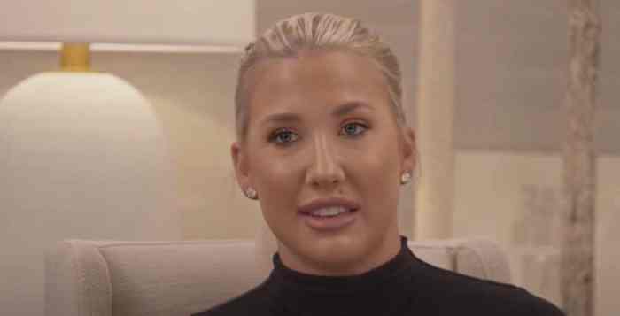 Days before julie chrisleys prison sentence begins savannah chrisley sends a candid birthday letter to her mother