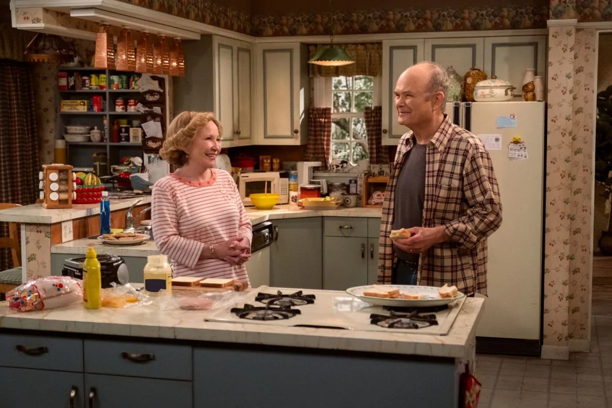That 90s show reviews are in and critics are mixed on netflixs nostalgia driven that 70s show follow up