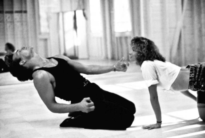 Jennifer grey gets real about what its like watching herself and patrick swayze in dirty dancing decades later