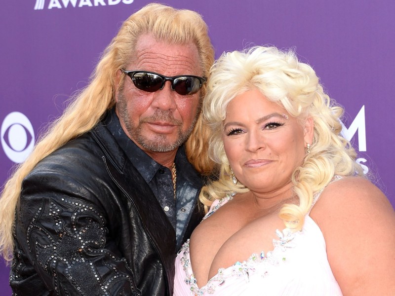 Dog beth wedding hunter bounty late wife Dog the bounty hunter responds after late wife beth chapmans daughters file lawsuit over memorial fund
