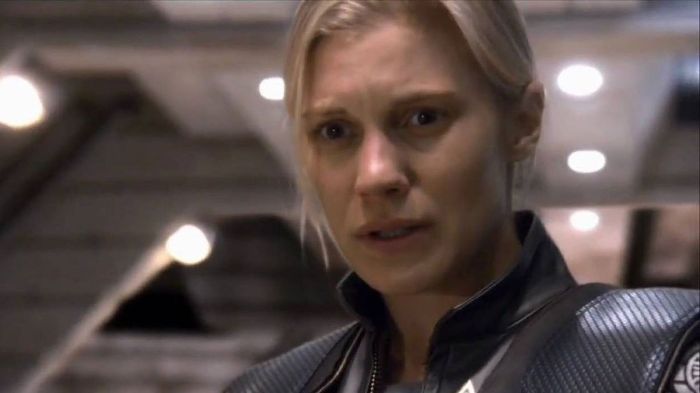 Bsgs katee sackhoff hilariously complied to hot set booties plz sign while filming