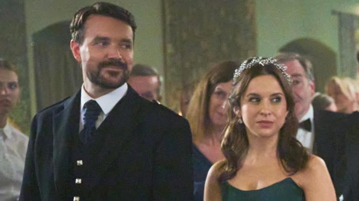 Lacey chabert ran into her hallmark movie boyfriends and theres a photo