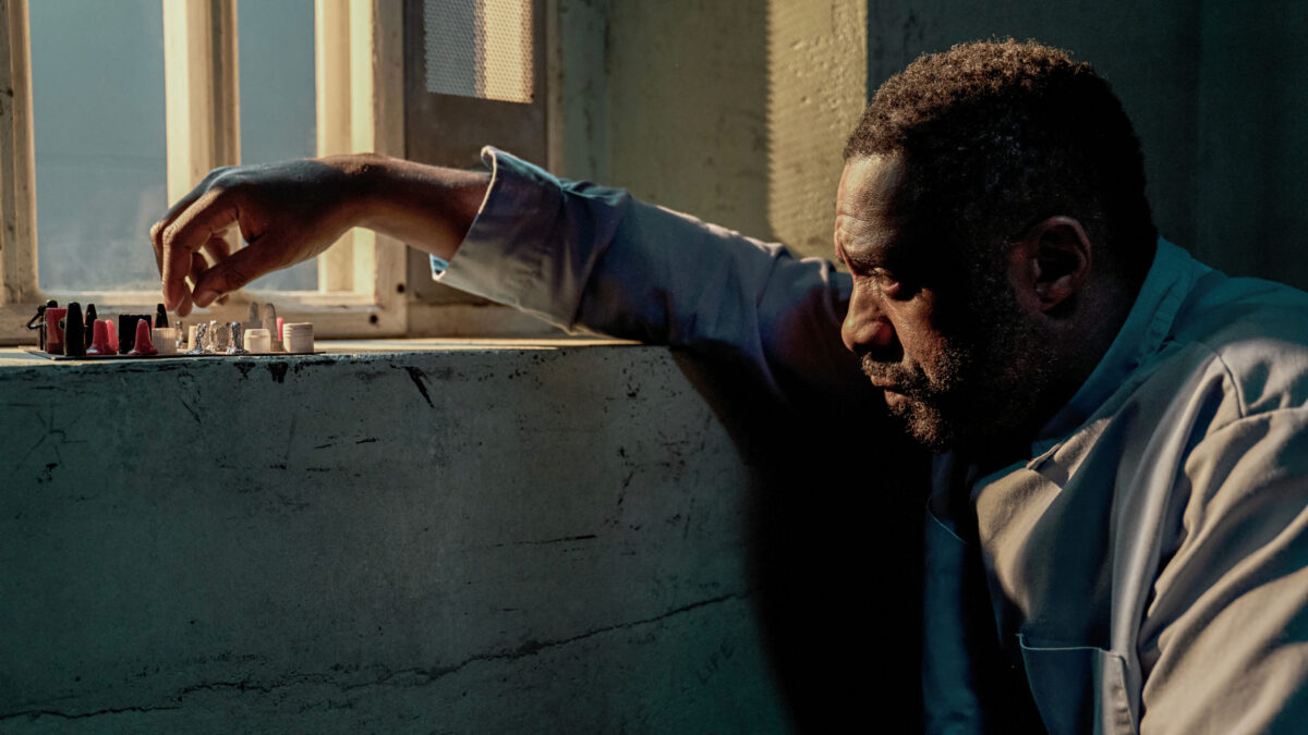 Luther the fallen sun reviews are here see what critics are saying about idris elbas netflix movie
