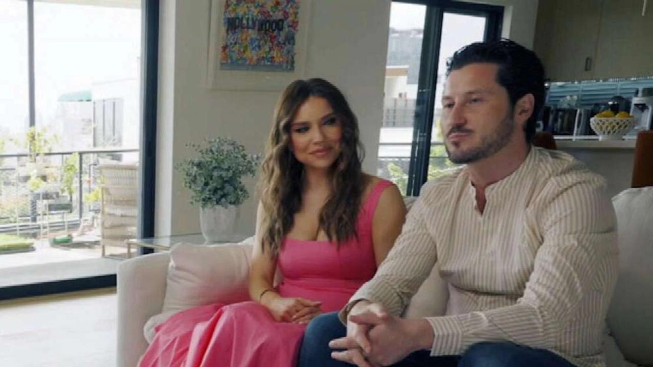 Dancing with the stars jenna johnson and val chermkovskiy had their baby and tons of dwts vets shared loving reactions