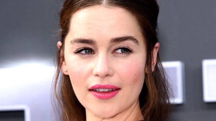 Emilia clarke had a hilarious a reaction when asked if shes watched house of dragon