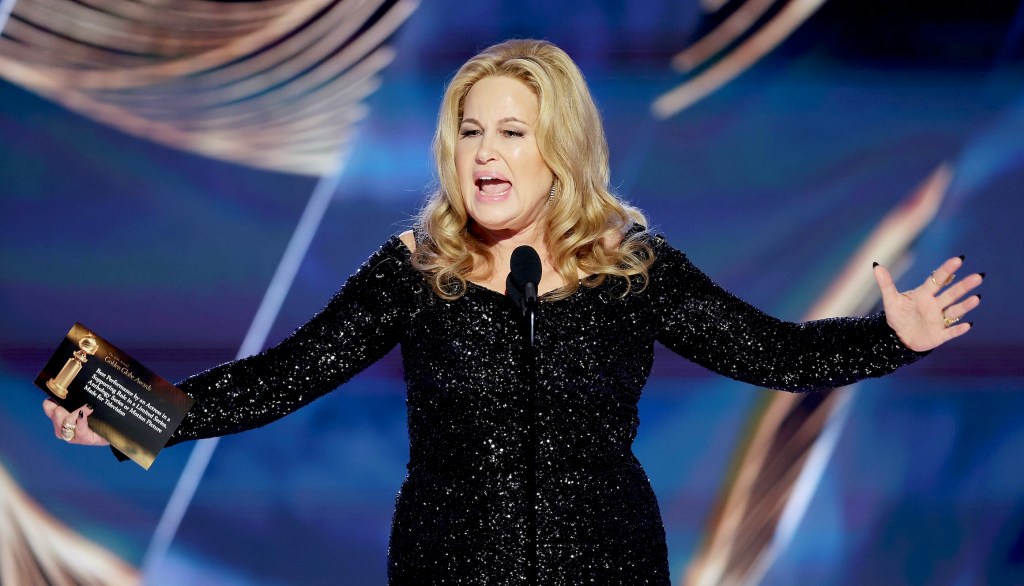 Jennifer coolidge joked about wearing crocs in golden globes monologue but now some viewers arent happy
