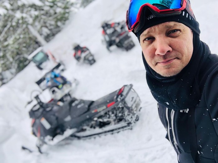Mark ruffalo asks marvel fans for prayers after jeremy renner airlifted to hospital following accident