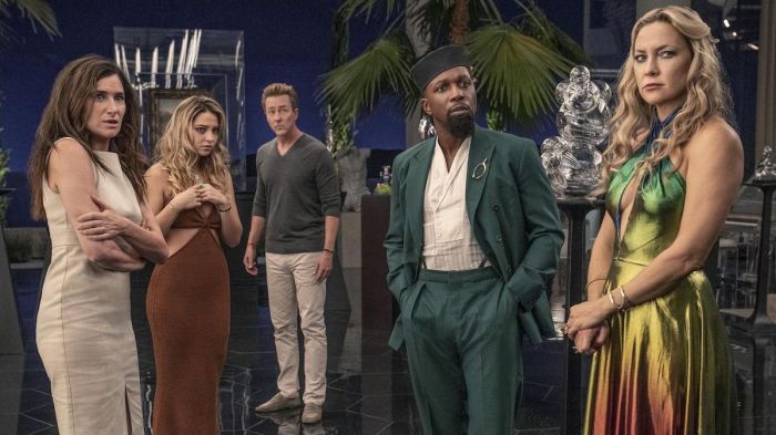 Watch the glass onion cast attempt daniel craigs knives out accent