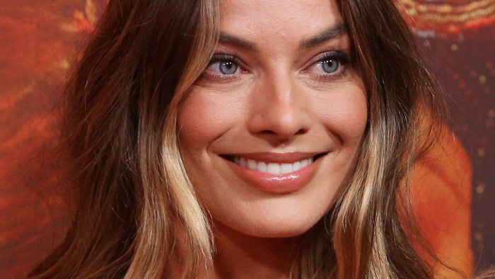 What margot robbie and diego calva remember about filming two of babylons most disgusting scenes
