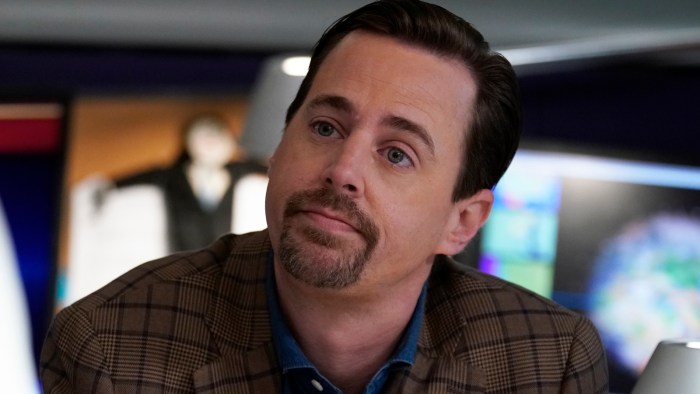 Ncis sean murray praises the current cast as the series hits 450 episodes