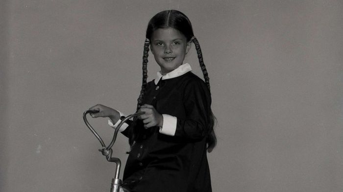 Fans pay tribute to original wednesday addams actress lisa loring after her death at 64
