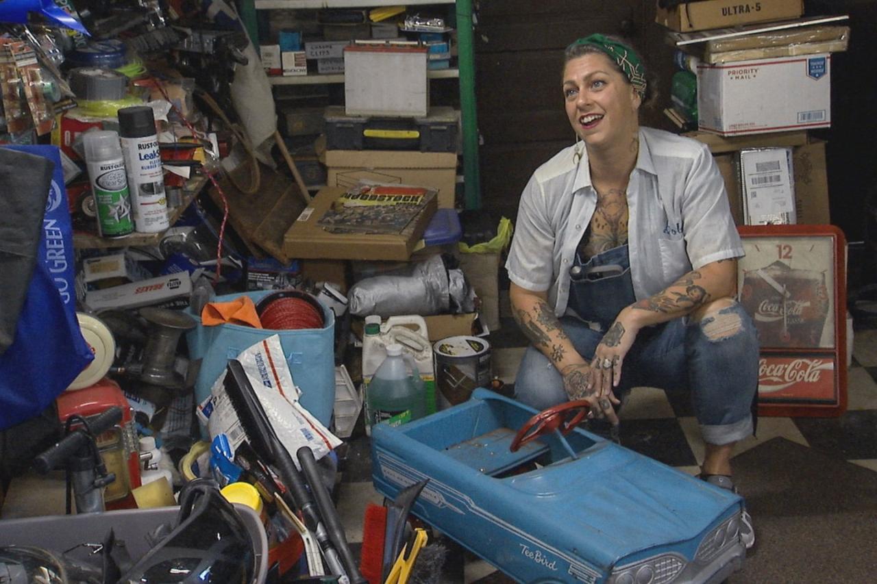 American pickers star danielle colby turned herself into a bowl of fruit loops in new bathtub photo