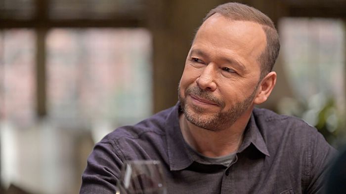 Wahlberg donnie bloods reagan celtics doubles superfan cheatsheet Why donnie wahlberg is often the only blue bloods cast member really eating in those infamous family dinner scenes