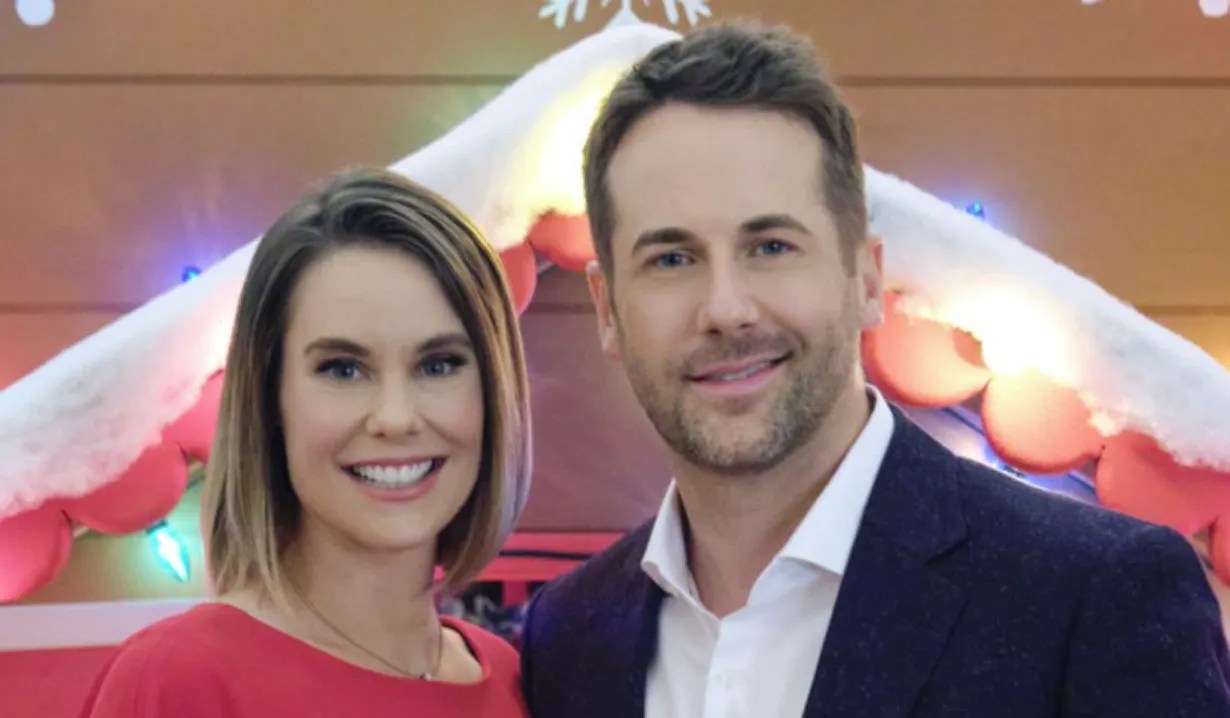 Lacey chabert ran into her hallmark movie boyfriends and theres a photo