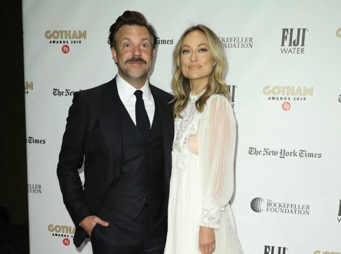 No big deal just olivia wilde and jason sudeikis hugging it out months after custody drama