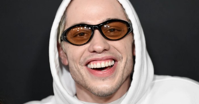 Pete davidson crashed the nfl pro bowl and sent twitter into confused spiral but kudos on the 69 joke