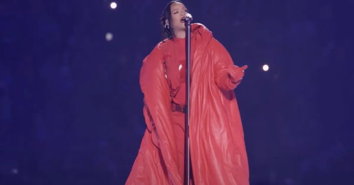 Along with rihanna the lineup of singers performing at the super bowl just got even better