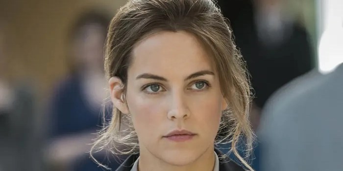 Riley keough presley elvis lisa marie adeline pictures lipstick quotes granddaughter danny daughter celebrity imgur wallpapers screen quotesgram like upcoming Daisy jones and the six star riley keough opens up about why she was put on this earth to play the titular character