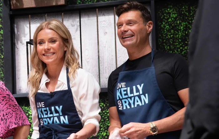 See ryan seacrest tear up on live after mark consuelos gets sentimental about his exit