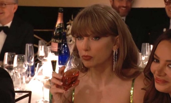 Watch michelle yeohs a reaction when the golden globes tried to play her off while accepting her award