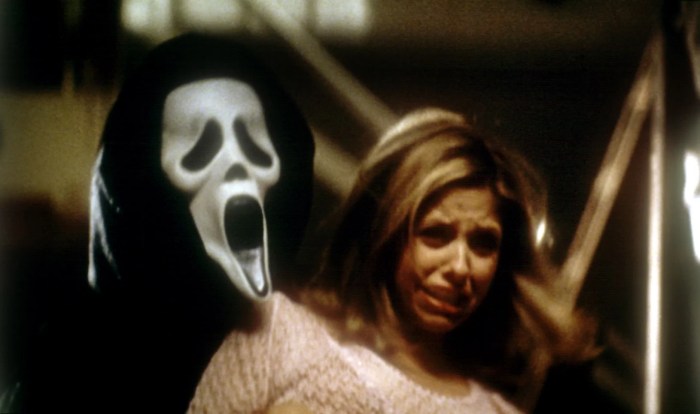 Scream vis directors defend ghostface changes including using a gun in the trailer