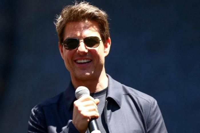 Cf Tik TOK TOM CRUISE IS CRAZY I - iFunny Viral tiktok puts tom cruises les grossman in the super mario bros movie and its a f ing great